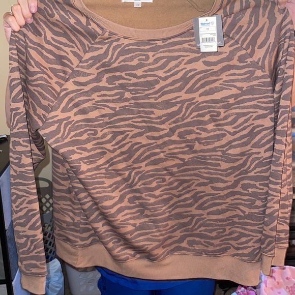 Leopard (Cheetah) Sweater - Picture 3 of 3